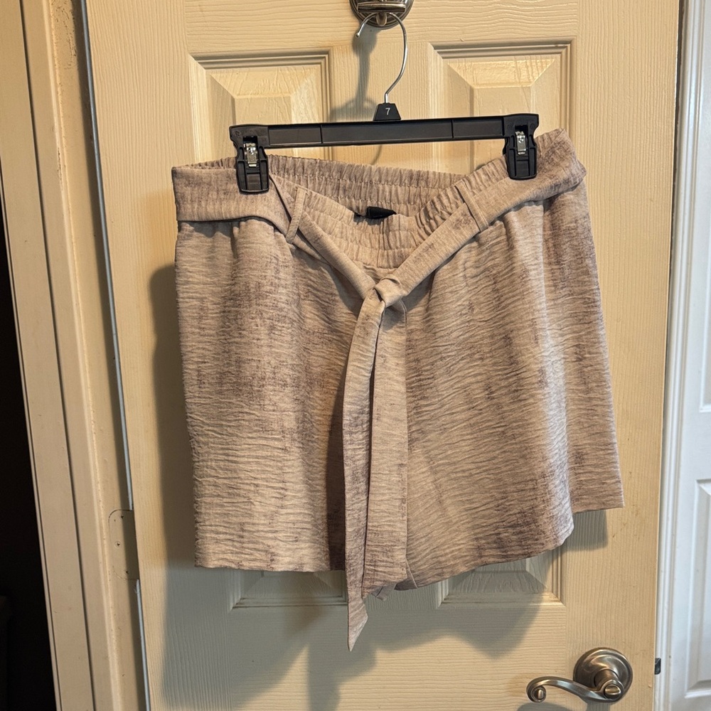 NYC Women's High Waist Beige Shorts